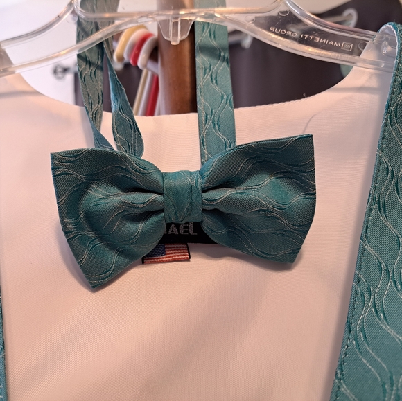 Men's vest w/necktie and bow tie - Picture 3 of 5